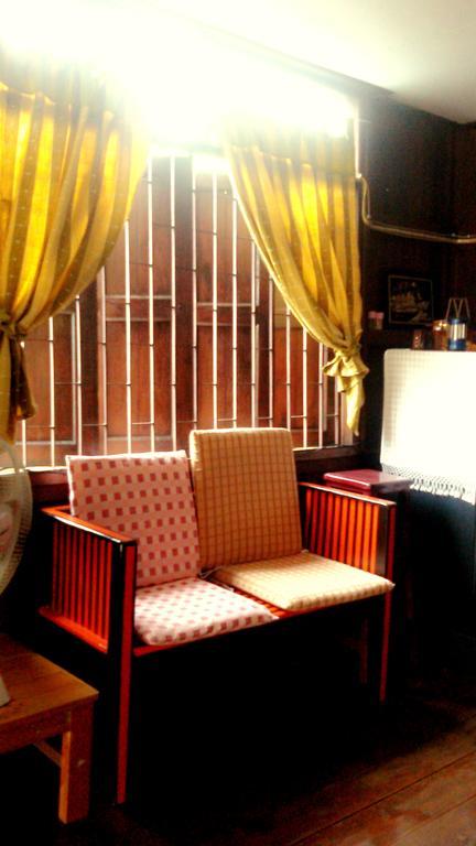 Baan Mai Guesthouse Мэхонгсон Экстерьер фото