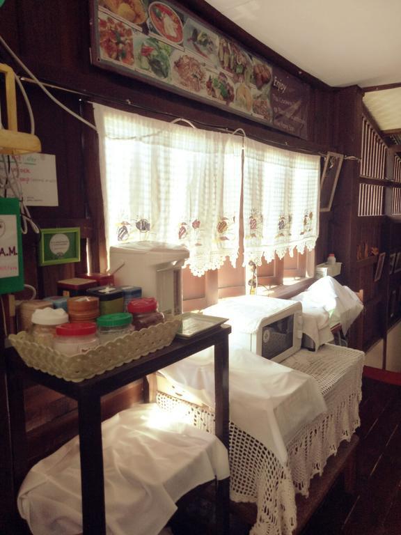 Baan Mai Guesthouse Мэхонгсон Экстерьер фото