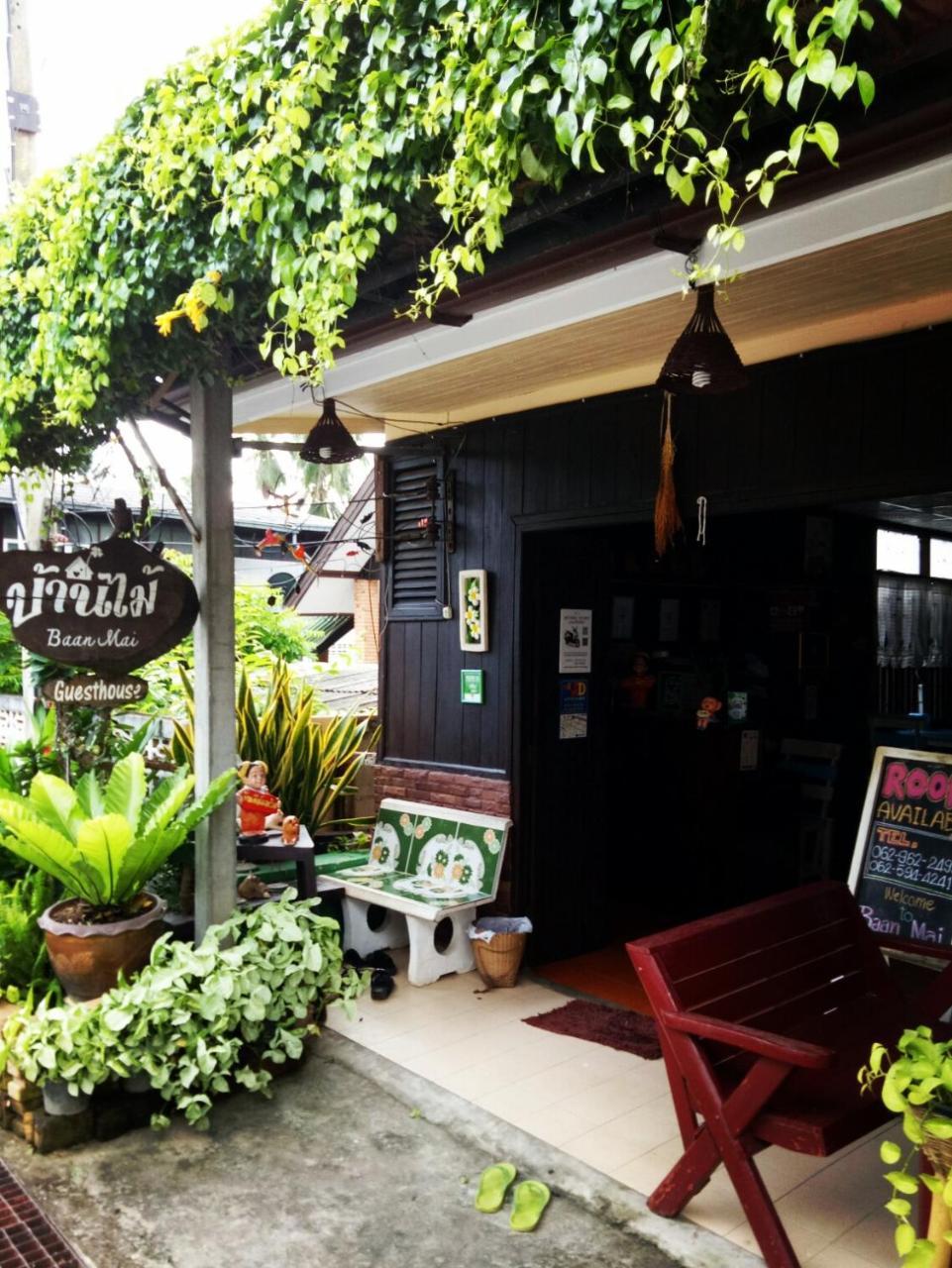 Baan Mai Guesthouse Мэхонгсон Экстерьер фото