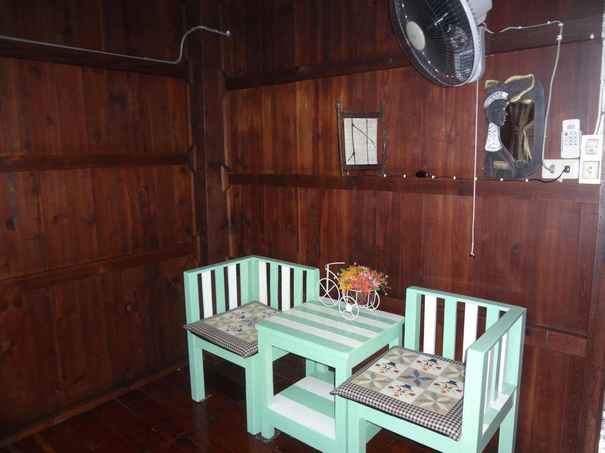 Baan Mai Guesthouse Мэхонгсон Экстерьер фото