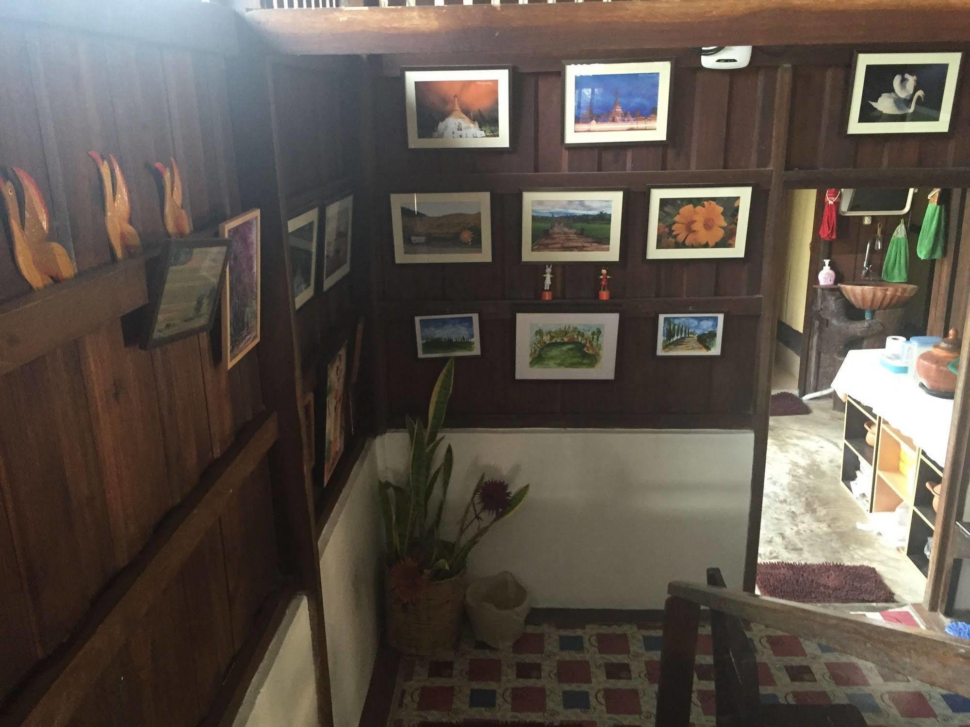 Baan Mai Guesthouse Мэхонгсон Экстерьер фото